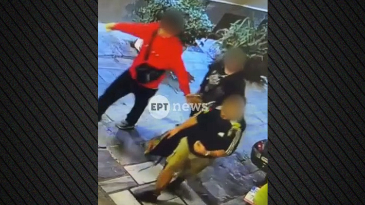 Βίντεο δείχνει τους τρεις κλέφτες να φεύγουν από την Πλάκα με κομμάτι χαλκού, λίγες ώρες πριν την φονική έκρηξη