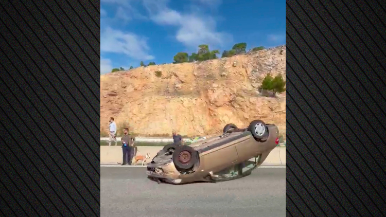 Τροχαίο στην Αθηνών - Κορίνθου: Τούμπαρε αυτοκίνητο, δείτε βίντεο