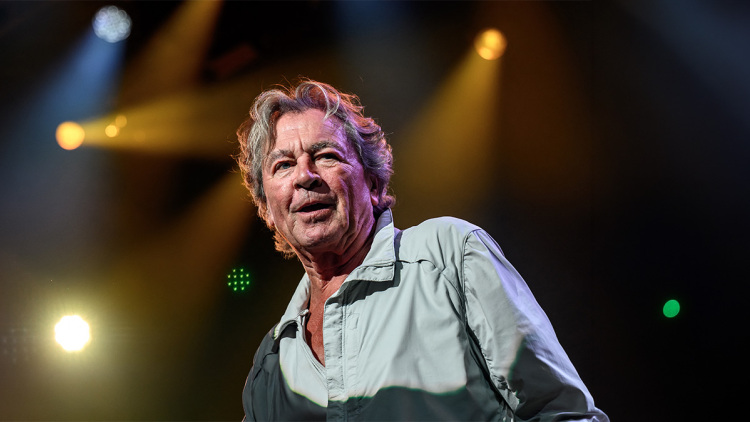 Στο νοσοκομείο ο τραγουδιστής των Deep Purple, ακυρώθηκαν δύο συναυλίες