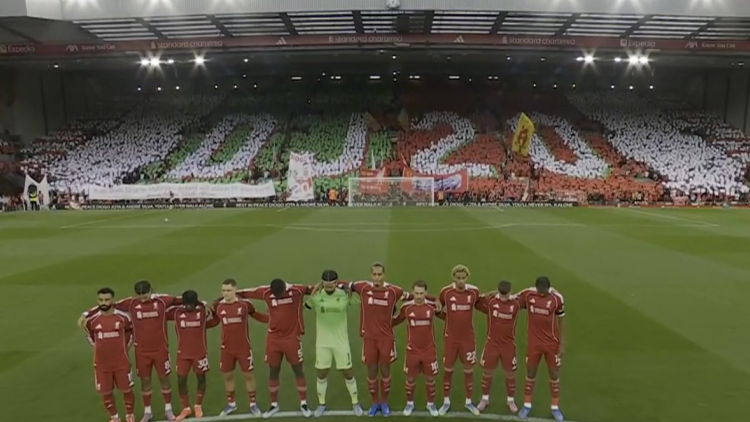 Ράγισαν οι πέτρες στο Άνφιλντ στο «αντίο» στον Ντιόγκο Ζότα - Το κορεό για τον Πορτογάλο, το τραγούδι των φίλων των Reds και τα δάκρυα του Σαλάχ -Βίντεο 