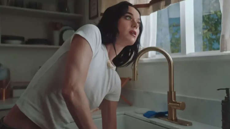 Κέιτι Πέρι: Γεμάτο «καρφιά» για τον Ορλάντο Μπλουμ  και αποκαλύψεις για τον χωρισμό τους το νέο τραγούδι της
