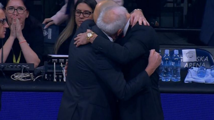 Euroleague: H αγκαλιά του Ομπράντοβιτς με τον Σπανούλη μετά τη μάχη στο Βελιγράδι - Βίντεο 