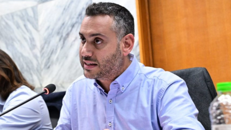 Επίθεση από σύζυγο δημοτικής υπαλλήλου δέχθηκε ο αντιδήμαρχος Οικονομικών στη Λάρισα
