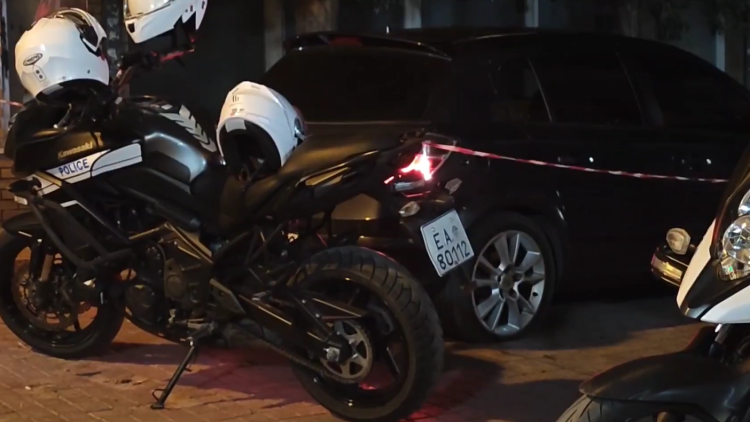 Ανάποδα σε λεωφόρο μπήκαν οι διαρρήκτες που τραυμάτισαν αστυνομικούς για να διαφύγουν στον Άγιο Δημήτριο - Η μαρτυρία για το σπίτι που άνοιξαν