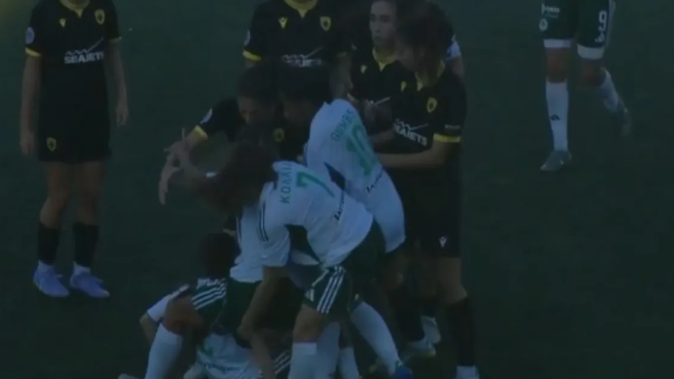 Ξύλο στο φινάλε του ντέρμπι του ποδοσφαίρου γυναικών - Η ΑΕΚ 2-1 με ανατροπή τον Παναθηναϊκό, δείτε βίντεο 