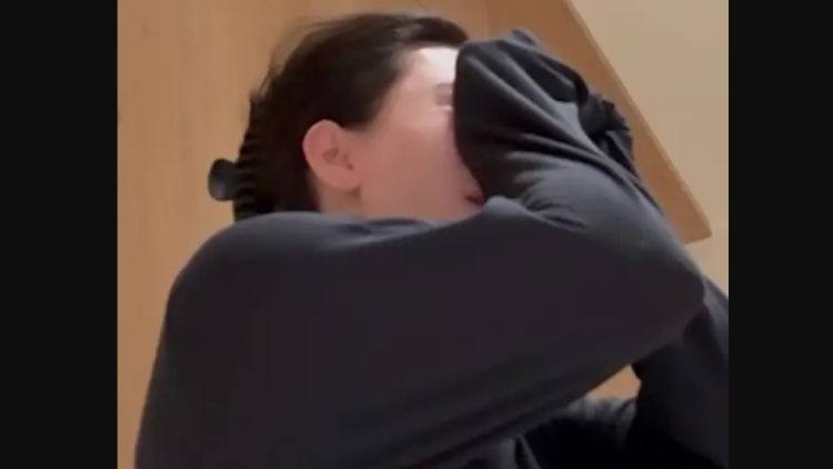 Κικ Καρντάσιαν: Το βίντεο με τα κλάματα για τις εξετάσεις δικηγορικού συλλόγου στην Καλιφόρνια - «Νιώθω ότι θα εκραγεί το μυαλό μου»