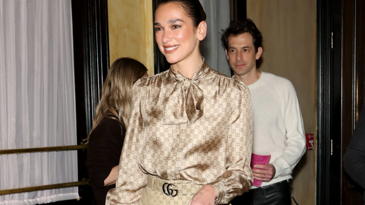 H Ντούα Λίπα φόρεσε ένα από τα πρώτα looks του Demna για τη Gucci
