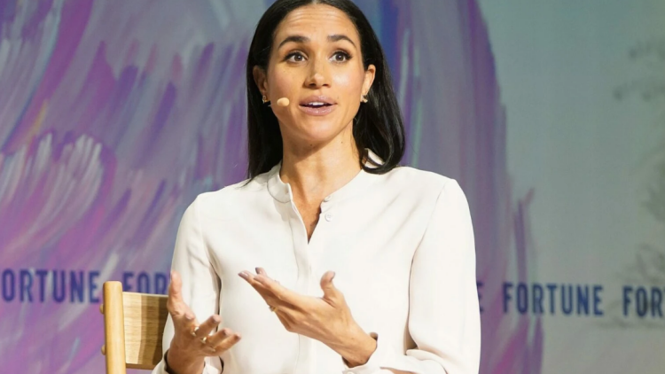 Η Mέγκαν Μαρκλ μοιράζεται μια σπάνια παιδική φωτογραφία για να γιορτάσει μια μεγάλη είδηση
