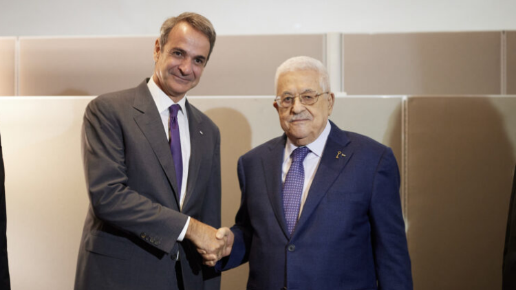 Συνάντηση Μητσοτάκη με Αμπάς στη Ραμάλα, θα ακολουθήσει τετ α τετ με Νετανιάχου και η τριμερής Ελλάδας-Κύπρου-Ισραήλ