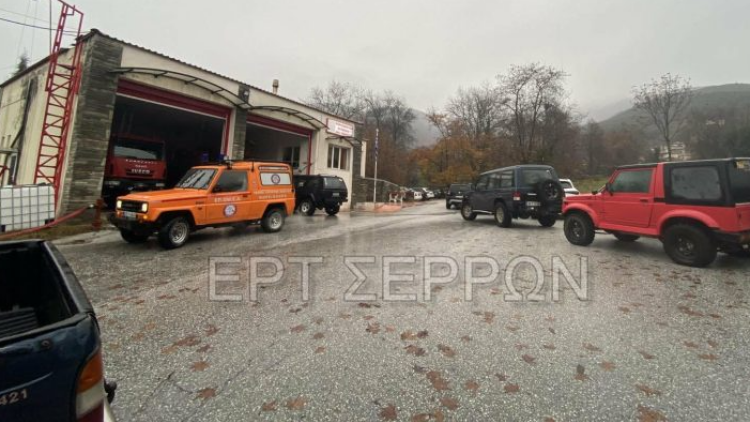 Για τρίτη ημέρα ψάχνουν τον διοικητή της πυροσβεστικής στα Άνω Πορρόια: Σηκώνουν και drone για να εντοπίσουν ίχνη του