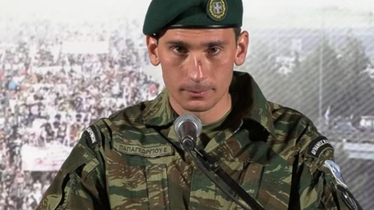 Στρατιώτης καταγγέλλει φυλάκιση 25 ημερών και αποπομπή από τις Ειδικές Δυνάμεις επειδή μίλησε σε συγκέντρωση συνδικάτων στο Σύνταγμα