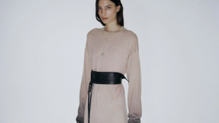 Τα ωραιότερα πλεκτά φορέματα που μπορείτε να αγοράσετε τώρα
