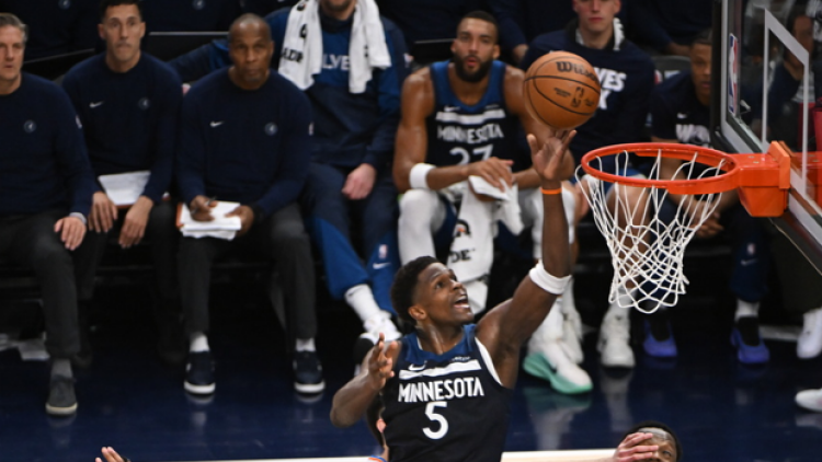 ΝΒΑ: Αναβλήθηκε το Τίμπεργουλβς – Γουόριορς, εξαιτίας της δολοφονίας άνδρα από ομοσπονδιακούς πράκτορες στη Μινεάπολη