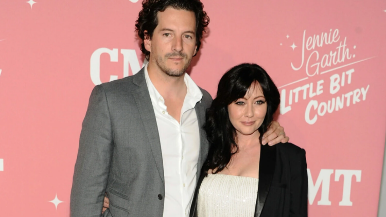 Ο πρώην σύζυγος της Σάνεν Ντόχερτι αμφισβητεί τη συμφωνία διαζυγίου, σχεδόν δύο χρόνια μετά τον θάνατό της
