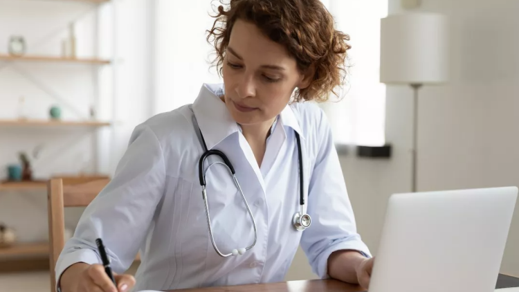 Αύξηση 30% για τους συμβεβλημένους γιατρούς του ΕΟΠΥΥ ανακοίνωσε ο Γεωργιάδης