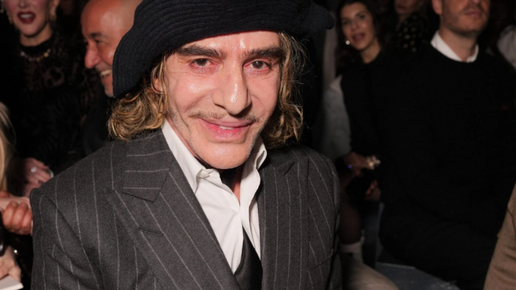 O Τζον Γκαλιάνο παρακολούθησε την πρώτη επίδειξη Dior μετά την αποχώρησή του από τον οίκο το 2011
