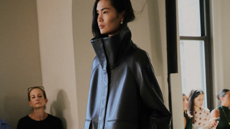 Funnel-neck coat: Το νέο αγαπημένο πανωφόρι της μόδας
