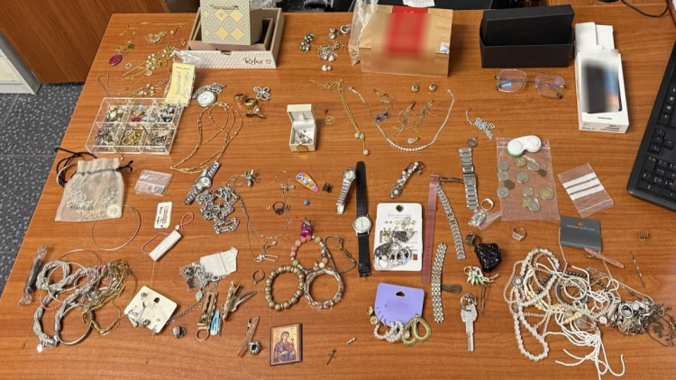 Ξαδέρφια άδειαζαν σπίτια στην Κρήτη: Έλεγαν «κρατάμε όπλα, μην κουνηθείτε» στα θύματά τους, στα €64.000 η λεία τους