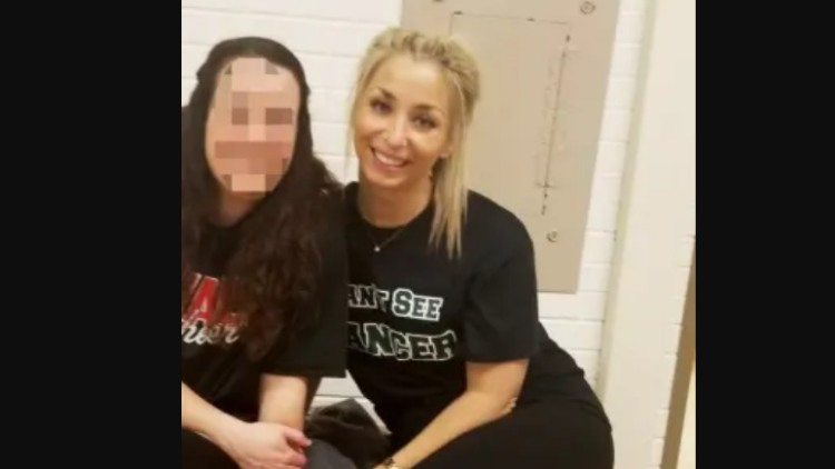 Καθηγήτρια αγγλικών έμεινε έγκυος από μαθητής της και στη συνέχεια έκανε έκτρωση: Καταδικάστηκε σε 10 χρόνια φυλάκιση