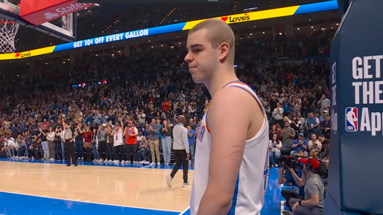 Συγκίνηση στο ΝΒΑ για τον Νίκολα Τόπιτς: Νίκησε τον καρκίνο στους όρχεις και αποθεώθηκε στο ντεμπούτο του στην Οκλαχόμα, δείτε βίντεο