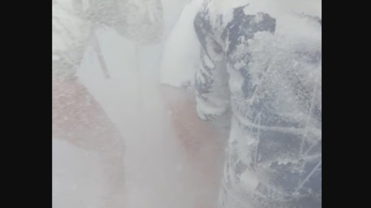 Ιταλία: Σκιέρ έζησαν στιγμές τρόμου όταν χιονοστιβάδα κατέβηκε την πλαγιά - «Ηρέμησε, πάρε ανάσα»