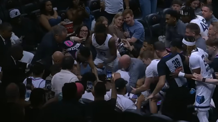 Σύρραξη στο Γκρίζλις-Χιτ: Ο Σκότι Πίπεν Jr κυνήγησε τον Γκάρντερ επειδή τον έσπρωξε από πίσω, δείτε βίντεο