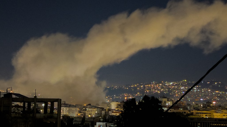 Διευρύνεται το μέτωπο στη Μέση Ανατολή: Το Ισραήλ απάντησε στην επίθεση της Χεζμπολάχ με βομβαρδισμούς στον Λίβανο - Τραμπ: Έχω 3 υποψήφιους για την ηγεσία του Ιράν