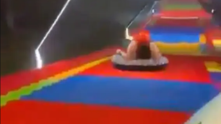 Κολομβία: 28χρονη έπεσε στο κενό από τσουλήθρα, ρωτούσε «θα με πιάσει κανείς;» πριν ξεκινήσει την μοιραία βόλτα