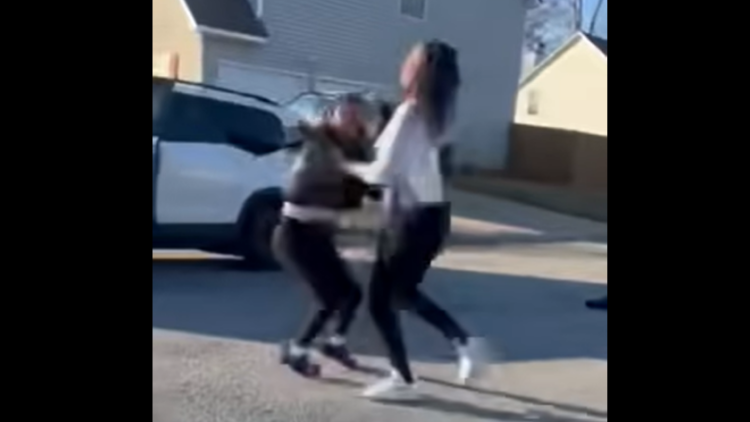 ΗΠΑ: 12χρονη πέθανε μετά από καβγά με κοπέλα στον δρόμο, bullying καταγγέλλει η μητέρα της