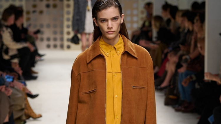 Τα ωραιότερα σουέτ πανωφόρια της νέας σεζόν
