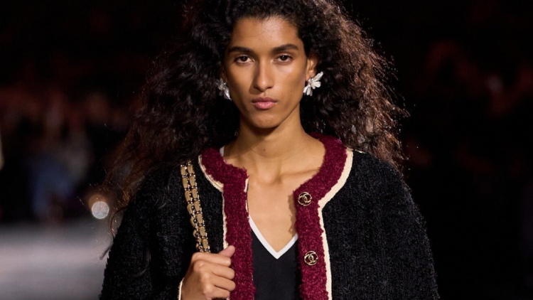 Η πρώτη συλλογή του Matthieu Blazy για τη Chanel εξαφανίζεται από τα καταστήματα
