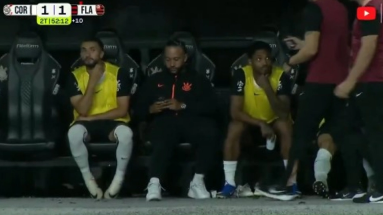 Βραζιλία: Ο Ντεπάι κοίταζε το κινητό του την ώρα του αγώνα της Κορίνθιανς με τη Φλαμένγκο, δείτε βίντεο