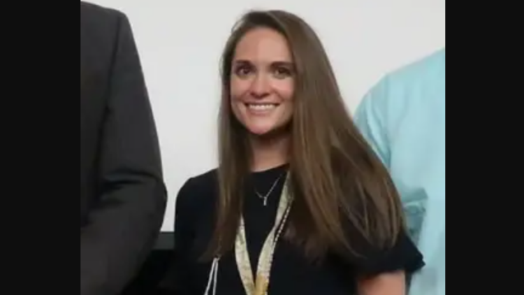 Πρώην καθηγήτρια στις ΗΠΑ κινδυνεύει με φυλάκιση 20 ετών μετά την καταγγελία μαθητή της ότι έκαναν σεξ στην τάξη και στο αυτοκίνητο