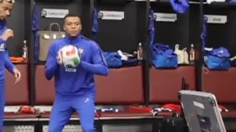 Εμπαπέ έτοιμος για NBA: Ευστόχησε άνετα σε σουτ μέσα στα αποδυτήρια της Εθνικής Γαλλίας, δείτε βίντεο 