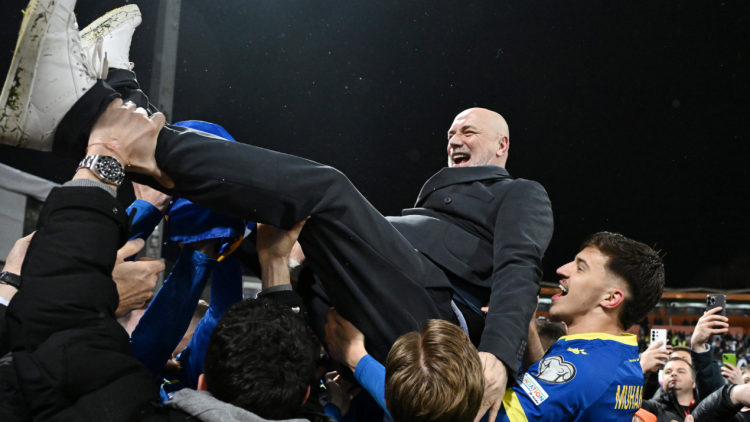 Σεργκέι Μπάρμπαρεζ: Ο προπονητής που από επαγγελματίας παίκτης πόκερ έβγαλε τους Βόσνιους στους δρόμους