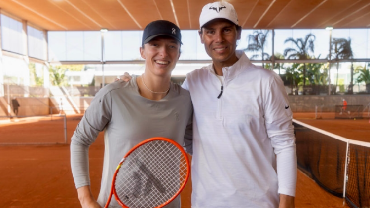 Προπονήθηκε υπό τις οδηγίες του Ναδάλ η Ίγκα Σβιόντεκ, βίντεο 