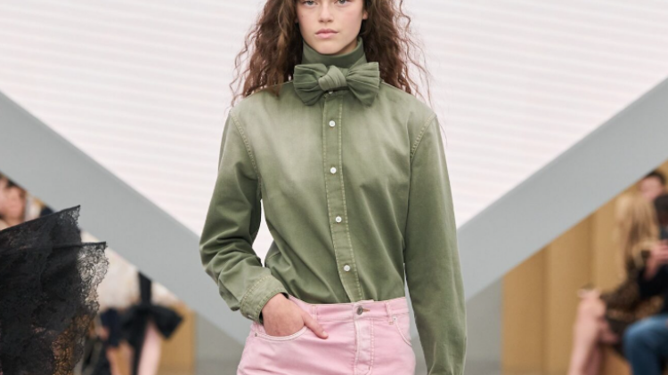 Πέντε αξεσουάρ που αναβαθμίζουν τα ανοιξιάτικα σύνολά μας
