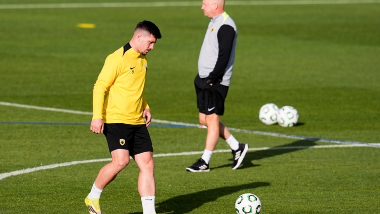 Αθλητικές μεταδόσεις: Πού θα δείτε Βαγιεκάνο-ΑΕΚ για το Conference League και Χάποελ-Ολυμπιακός και Βαλένθια-Παναθηναϊκός για τη Euroleague