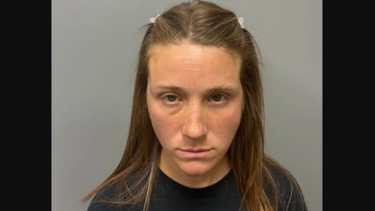 Δασκάλα δημοτικού στις ΗΠΑ κατηγορείται για βιασμό δύο μαθητών, ο ένας ήταν στο σχολείο της