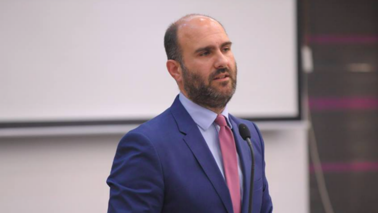 Δημήτρης Μαρκόπουλος: Δεν θα περιφέρω τα πτυχία μου για να ικανοποιηθεί ο βούρκος