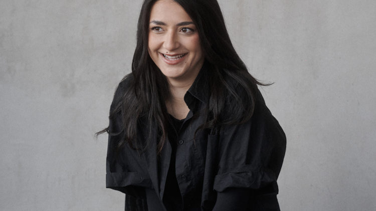  Η «NTISNEY» της Εύας Πολιτάκη είναι το μουσικό, αστικό παραμύθι που έχουμε ανάγκη σήμερα