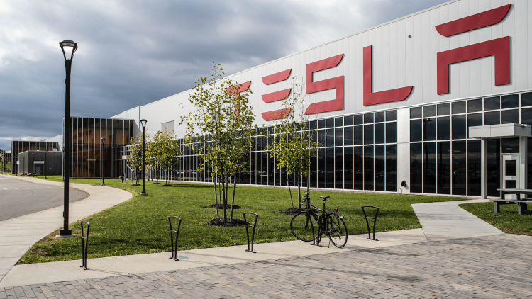Μεγάλη επένδυση της Tesla στην Αττική - Ετοιμη σε δύο μήνες (δείτε φωτογραφίες)