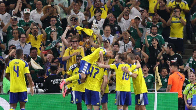 Με θρίαμβο 5-1 κόντρα στην Τυνησία η πρεμιέρα της Σουηδίας στο Μουντιάλ, μπροστάρηδες οι Αγιάρι, Ίσακ και Γιόκερες, δείτε τα γκολ