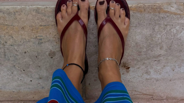 Flip Flops: Δέκα ζευγάρια που μπορούν να φορεθούν και εκτός παραλίας
