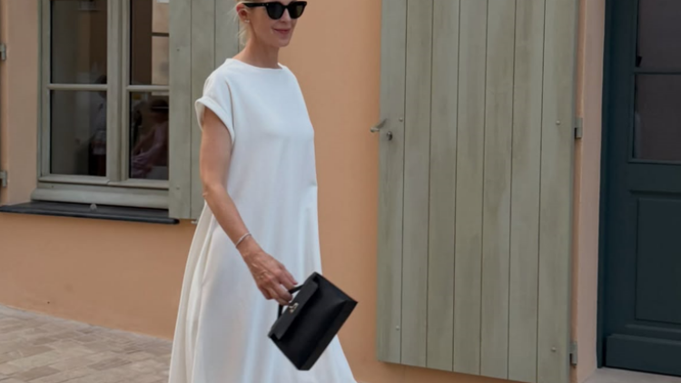 Πέντε λόγοι που η Kelly Rutherford έχει την πιο κομψή καλοκαιρινή γκαρνταρόμπα