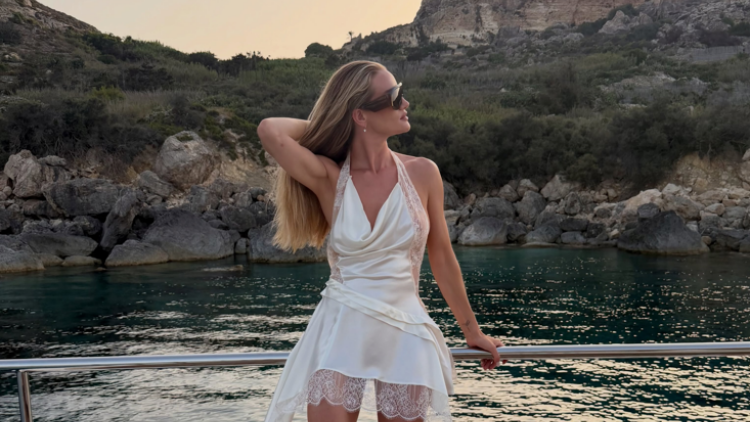 Η νέα ζωή του babydoll dress: 7+1 σύγχρονοι συνδυασμοί
