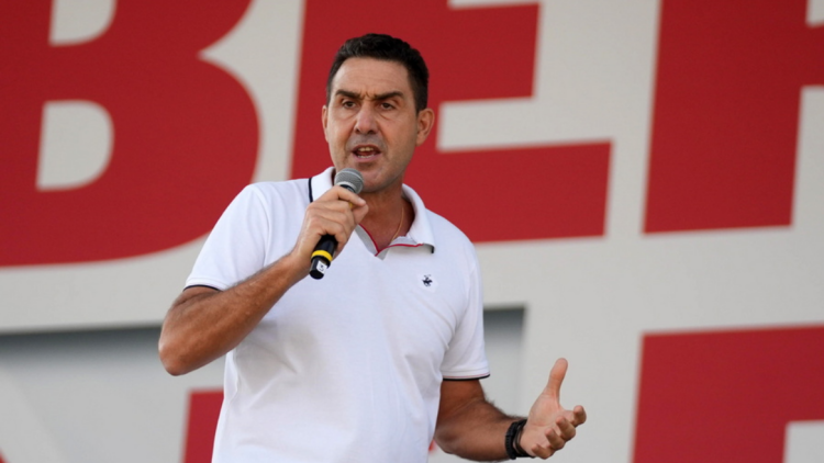 Όχι στις αμβλώσεις, μπλόκο στα ΛΟΑΤΚΙ+ τηλεοπτικά προγράμματα και στρατιωτική εκπαίδευση ζητά ο ιταλός ακροδεξιός Βανάτσι