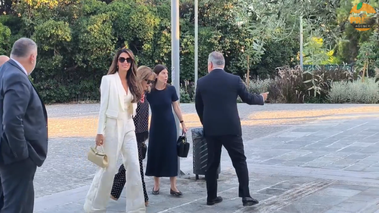 Η Αμάλ Κλούνεϊ στο Ολυμπιείο: Οι αφίξεις των υψηλών προσκεκλημένων, δείτε βίντεο