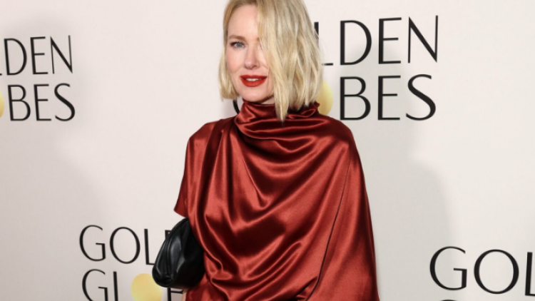 Η Nαόμι Γουότς εντυπωσιάζει με Prabal Gurung
