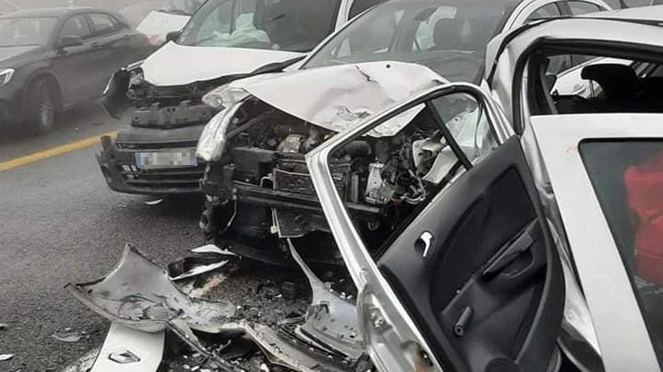 Καραμπόλα στην Εγνατία Οδό: 13 τραυματίες από τη σύγκρουση δεκάδων οχημάτων